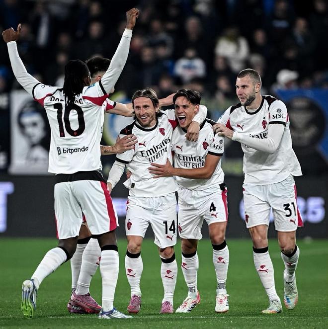 意甲-波利塔诺闪袭卢卡库破门 那不勒斯2-1AC米兰