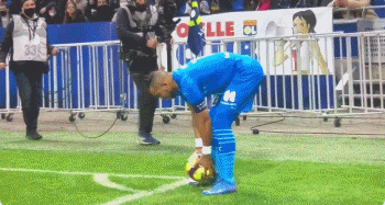 [德甲]奥利塞左脚抽射破门 拜仁快速扳平比分