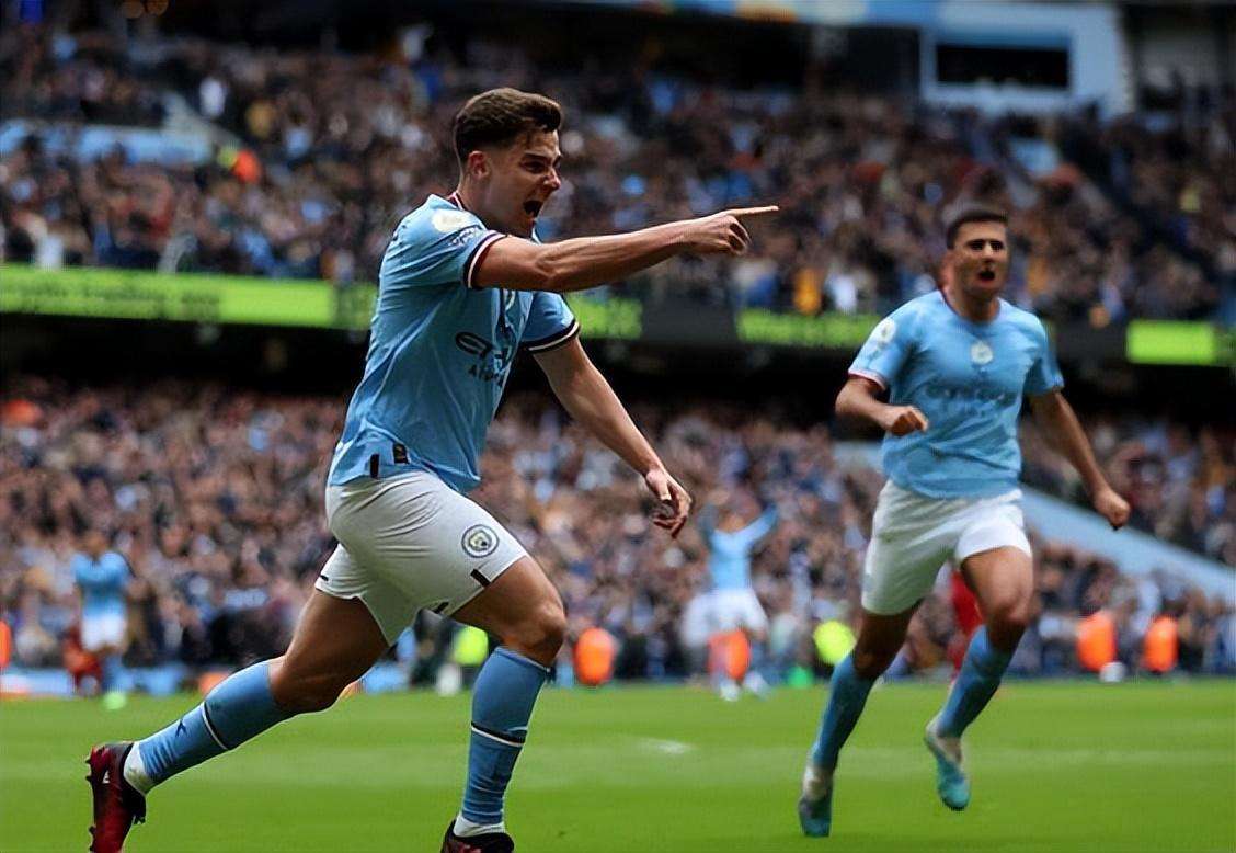 NBA-湖人不敌雄鹿 东契奇与字母哥争抢球权