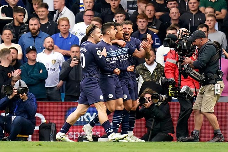 曝小琼斯右膝内侧副韧带二级扭伤 六周后复查